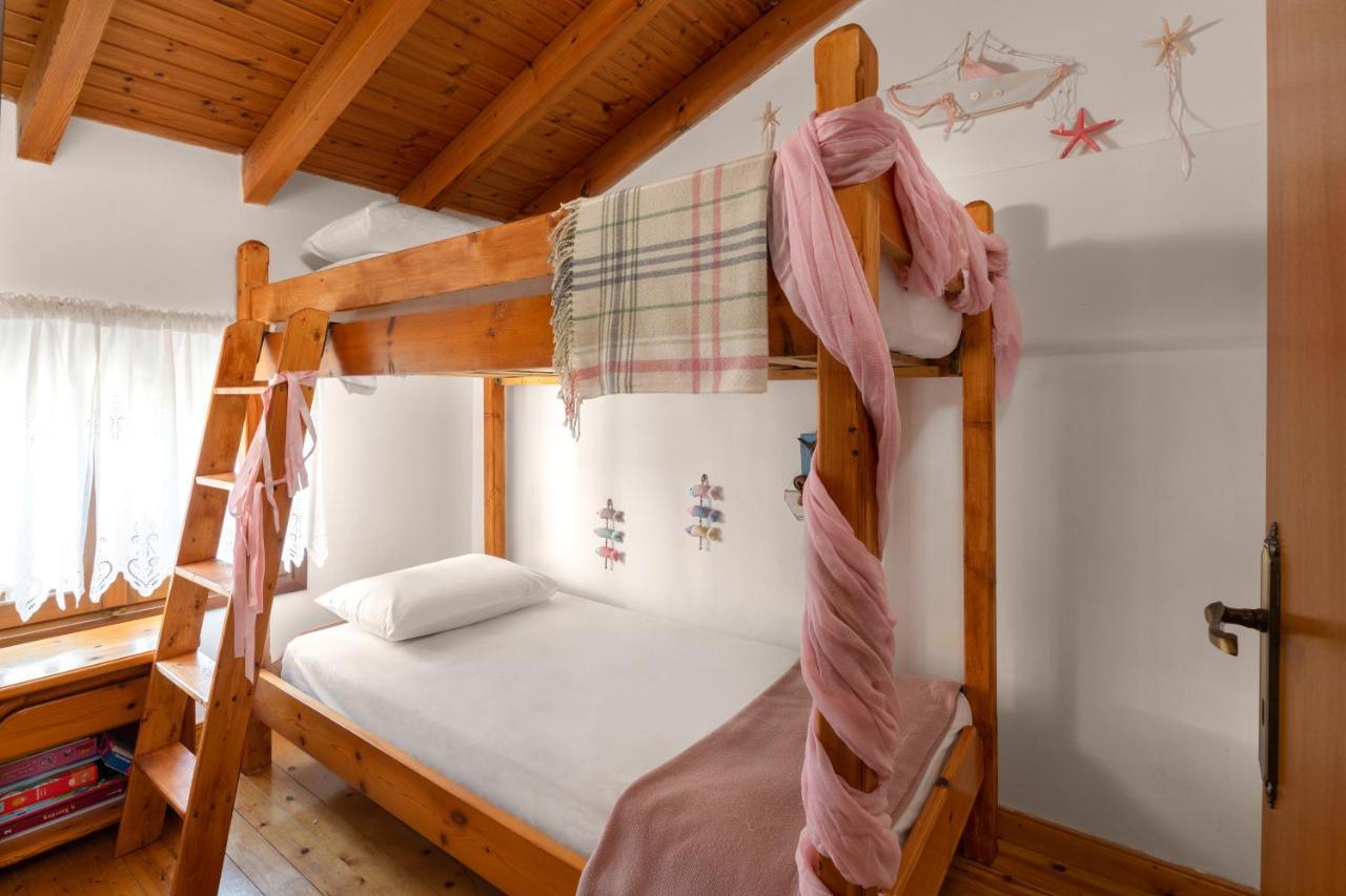 הוילה Little Karafillias Chalki House מראה חיצוני תמונה